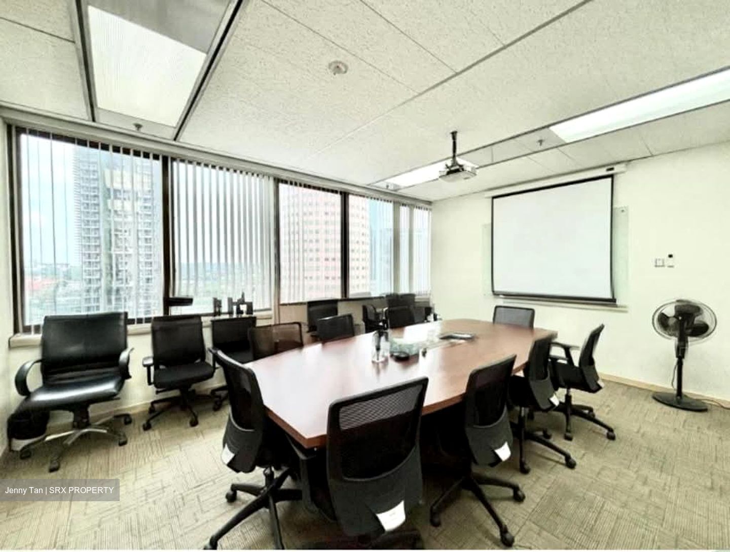 United Square (D11), Office #560960591
